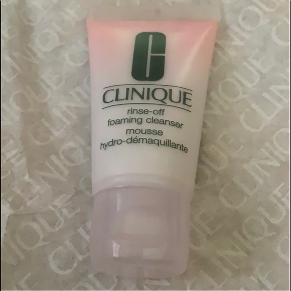 Clinique 4 Favorites Bundle Set. - Picture 4 of 10